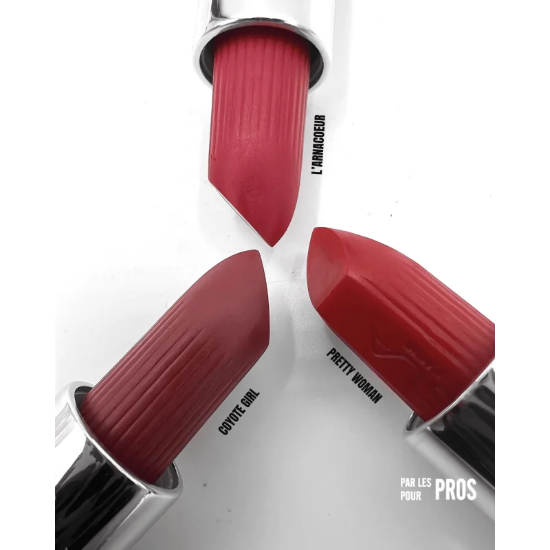 LIP KISS drėkinantys lūpų dažai